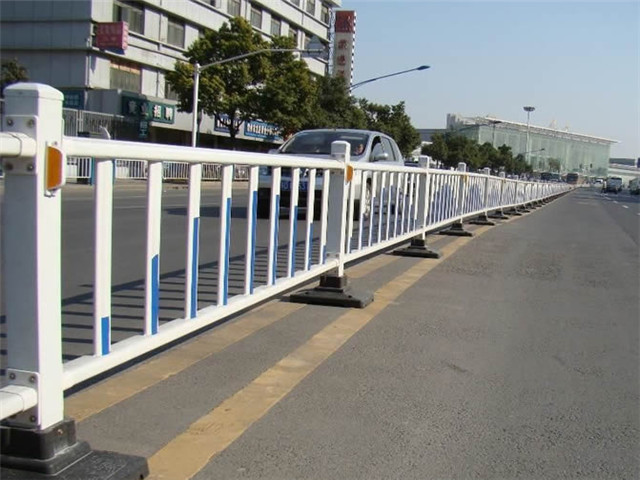 湖北市政道路護(hù)欄圖片1